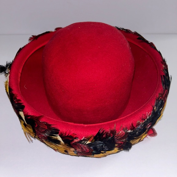 VINTAGE MYSHA HAT
AS IS
NEEDS TO BE CLEANED
100% WOOL - Picture 1 of 4